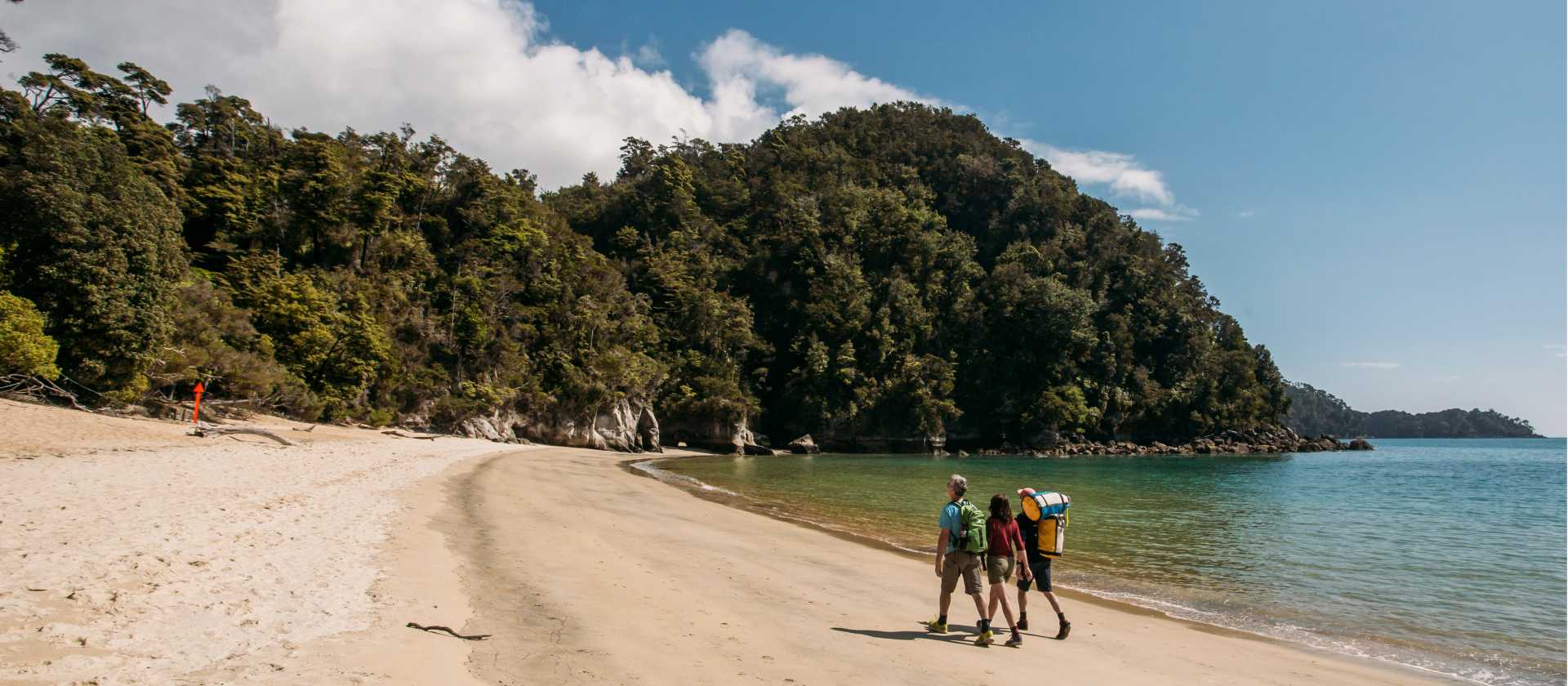 Hiking along the beach at Anchorage, Abel Tasman | Nelson Tasman Tourism