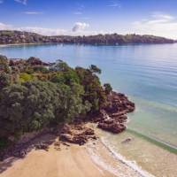 Beautiful bays greet you around every corner of Waiheke | Greg & Lois Nunes