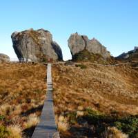 Rocky tors and boardwalk on Hump Ridge above Okaka Lodge | Sandra Appleby