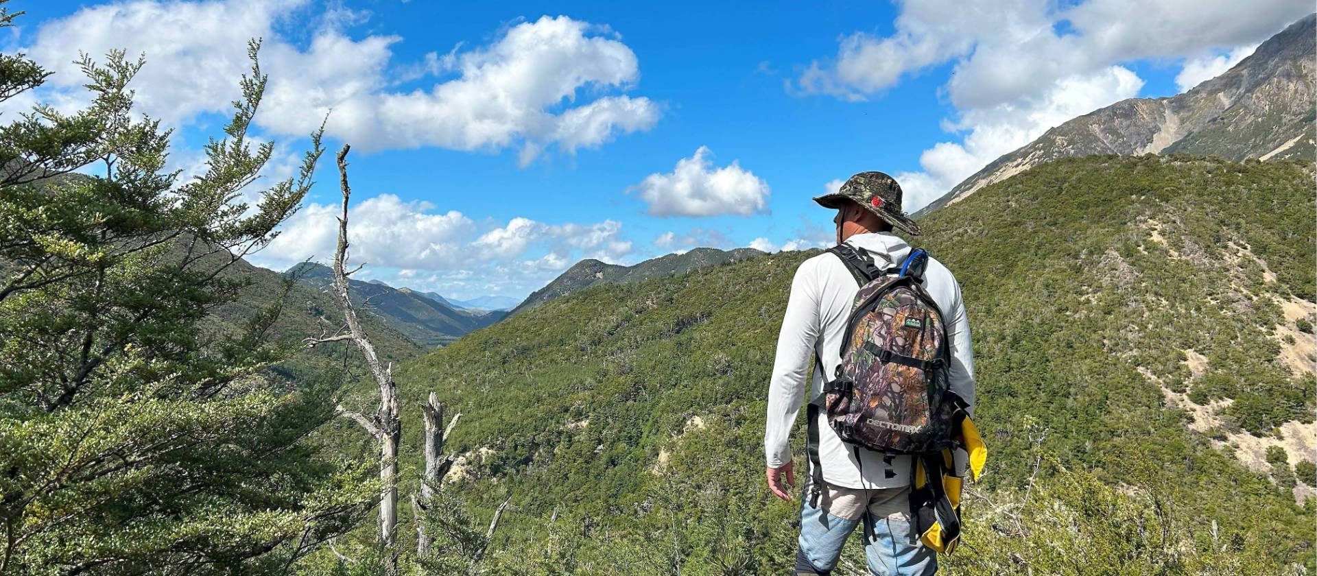 Taking some time to stop and admire the beauty of Island Hills | N Tambolash