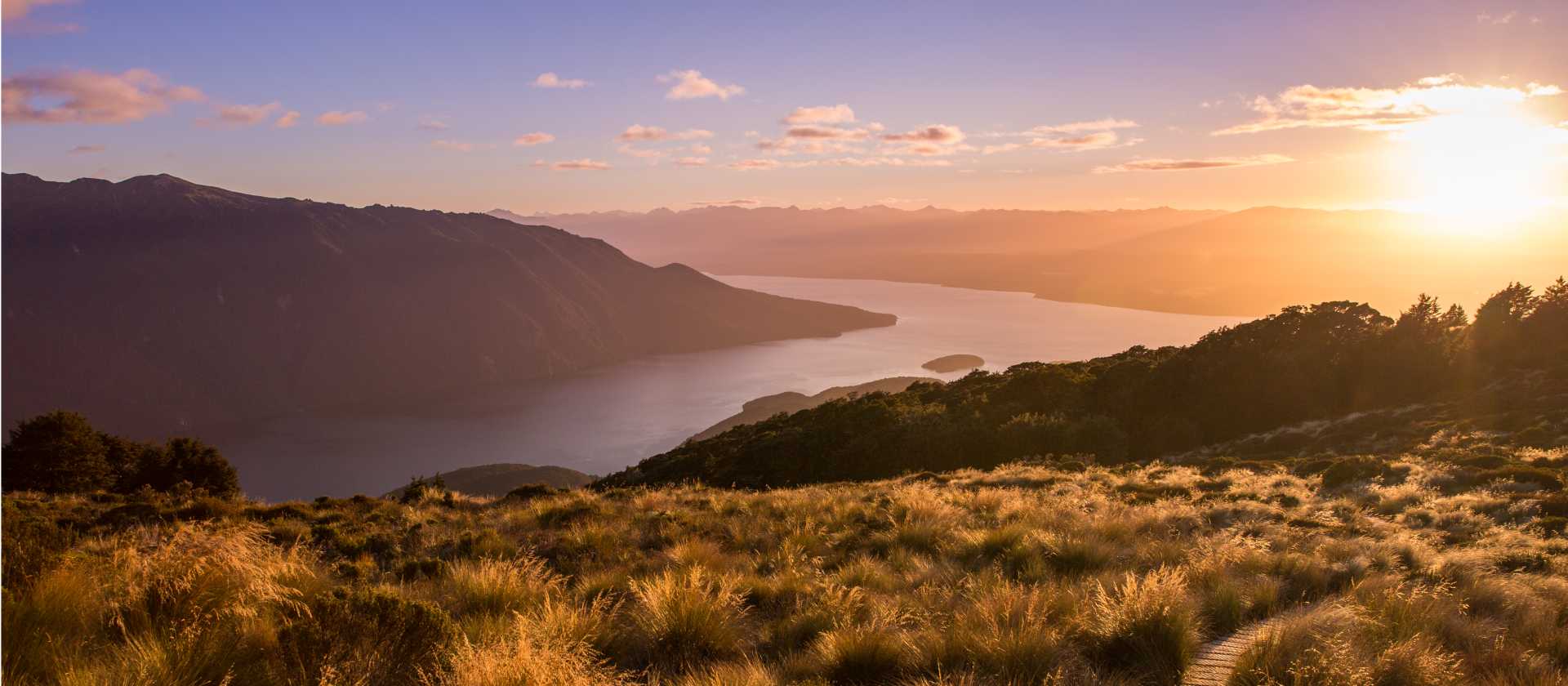Sunsetting over Southland, New Zealand | Liz Carlson