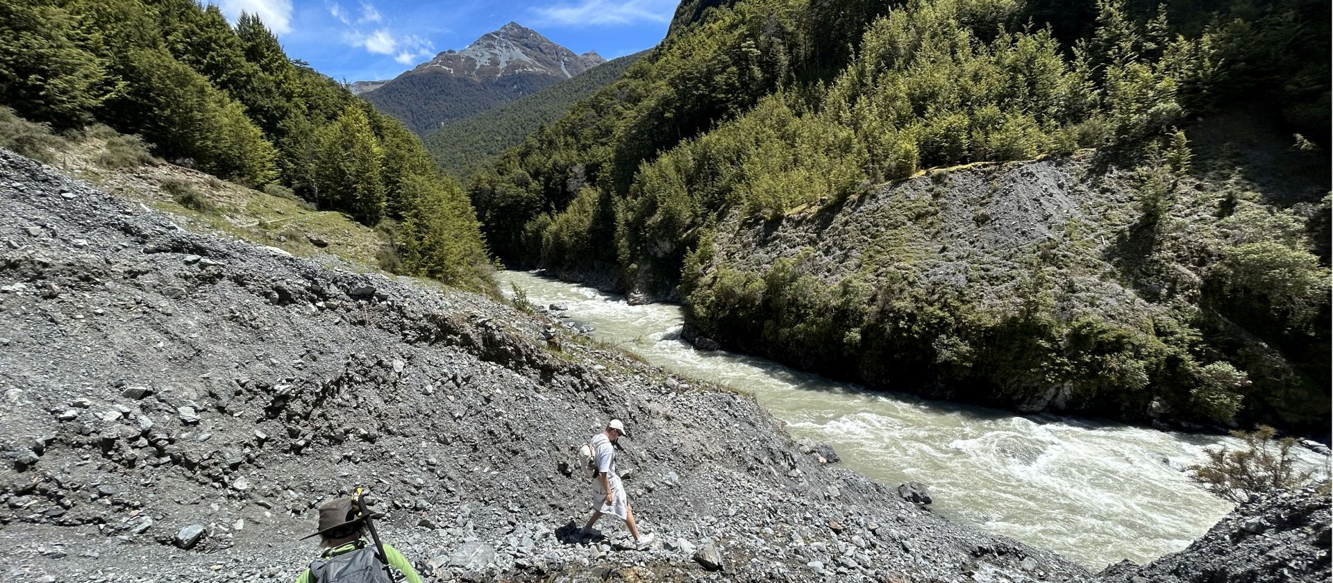 Enjoying the wild of the Lake Rere Loop Track | N Tambolash