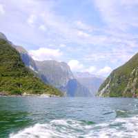 Hiking and boating in Milford Sound | Matt de Vries